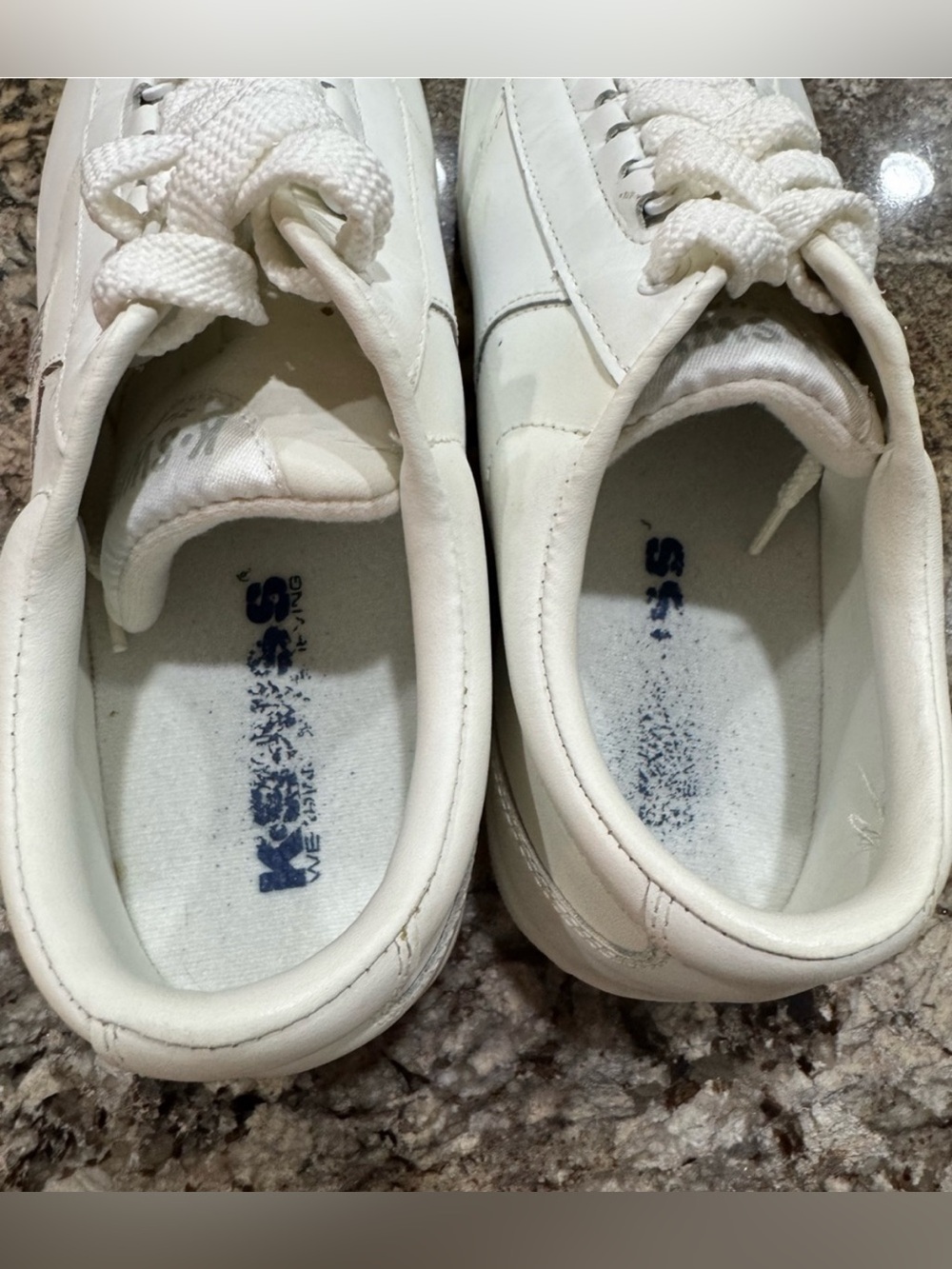 K-Swiss All-White Low Top Leather Tennis Shoes Size 10 - Excellent Condition! - Picture 5 of 7